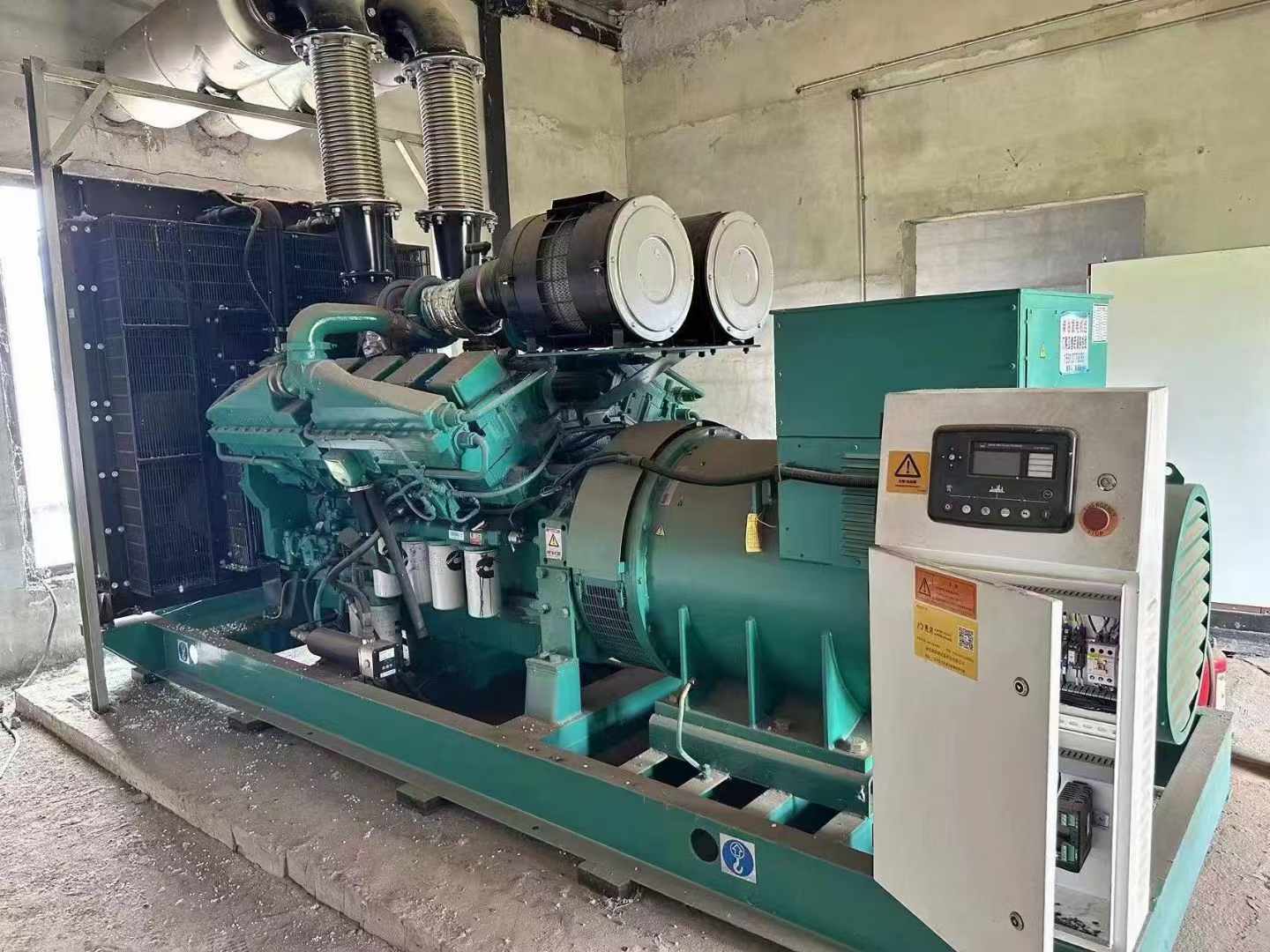 振兴无功补偿装置的性能评估需要考虑哪些因素？