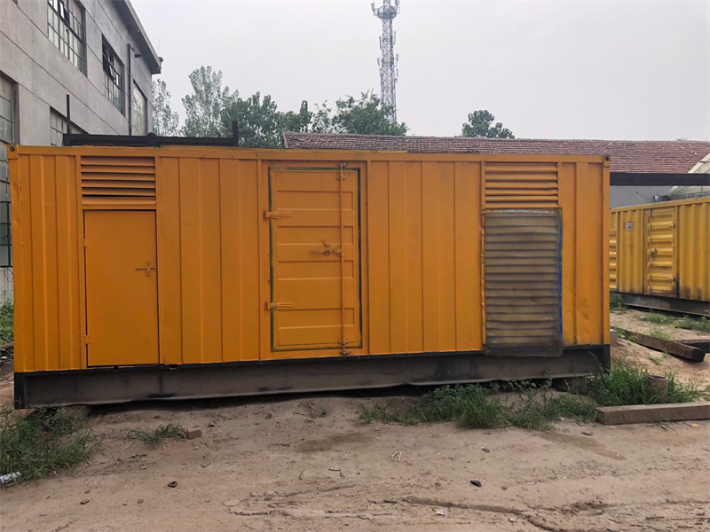 振兴发电机出租进行负载测试时，电瓶电量不足的具体判断标准是什么？